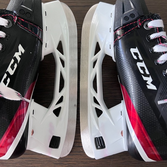 CCM Jetspeed Vibe Junior Ice Hockey Skates Size 3 Regular - Picture 9 of 16